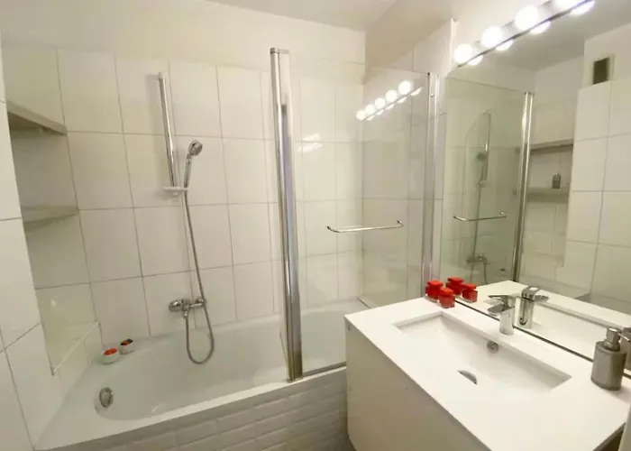 Vue Panoramique - Terrasse - Climatisation - 2 Bedrooms - Wifi - Cuisine - Tramway Lejlighed Nice