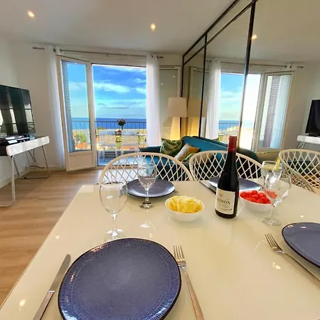 Panoramic Sea View - Terrace - Air Conditioning - 2 Bedrooms - Wifi - Kitchen - Tram Apartment