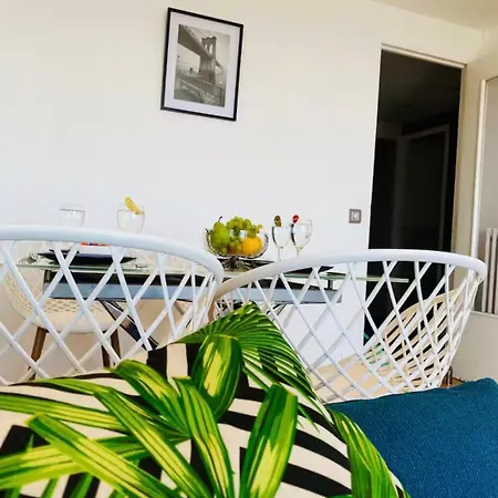 Διαμέρισμα Panoramic Sea View - Terrace - Air Conditioning - 2 Bedrooms - Wifi - Kitchen - Tram