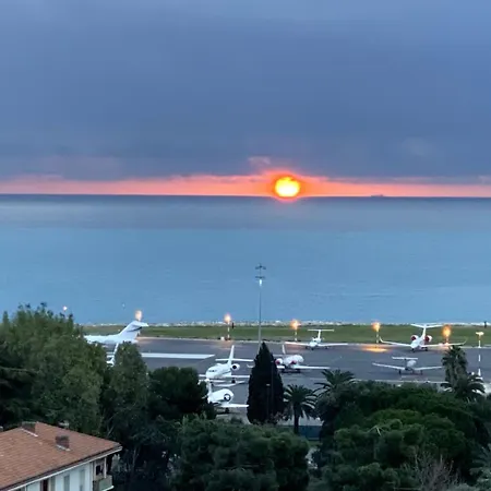 Panoramic Sea View - Terrace - Air Conditioning - 2 Bedrooms - Wifi - Kitchen - Tram